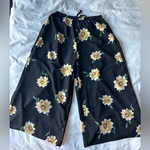 Amaryllis Capri Sunflower Pants